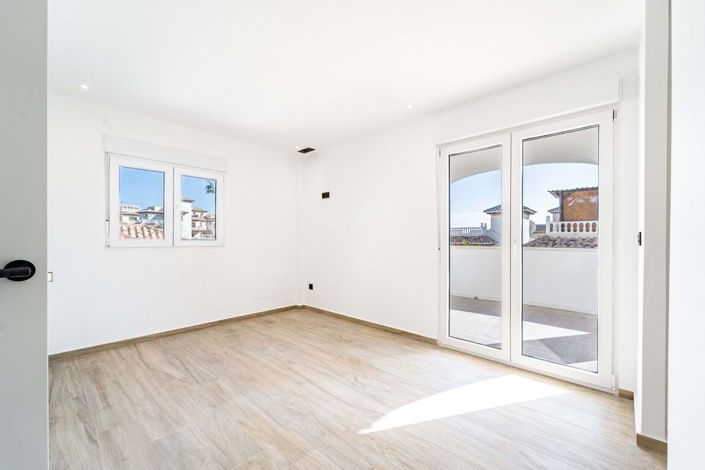 Image No.30-4 Bed Villa for sale