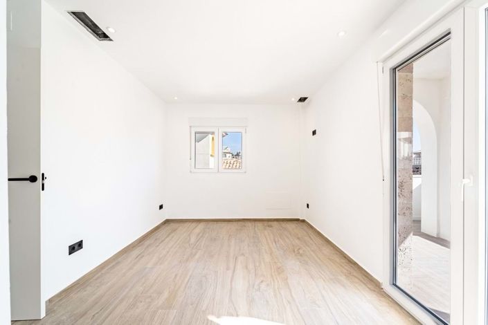 Image No.31-4 Bed Villa for sale