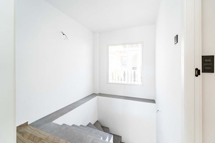 Image No.39-4 Bed Villa for sale