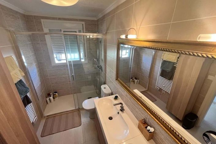 Image No.10-3 Bed Townhouse for sale