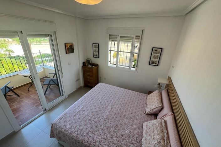 Image No.12-3 Bed Townhouse for sale