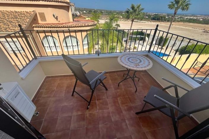 Image No.13-3 Bed Townhouse for sale