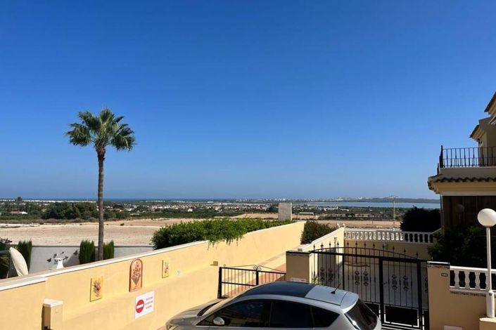 Image No.28-3 Bed Townhouse for sale