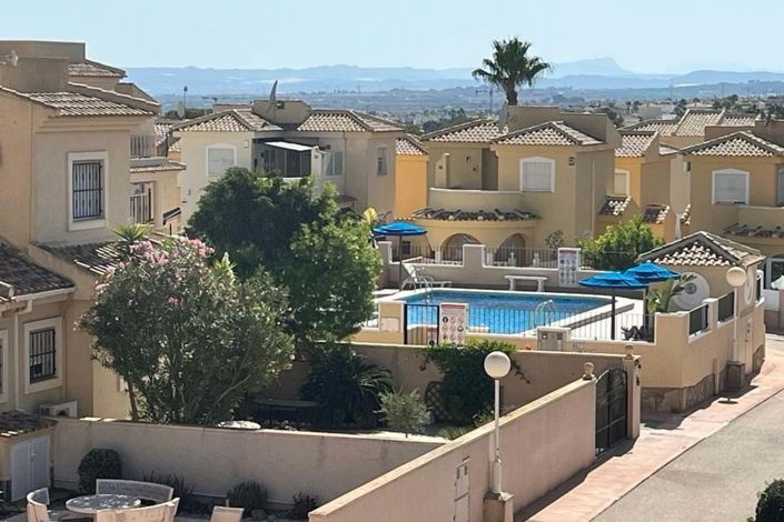 Image No.7-3 Bed Townhouse for sale