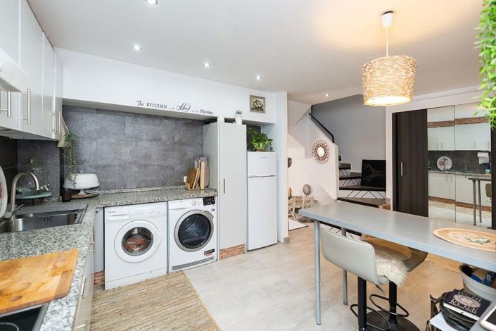 Image No.13-3 Bed Townhouse for sale