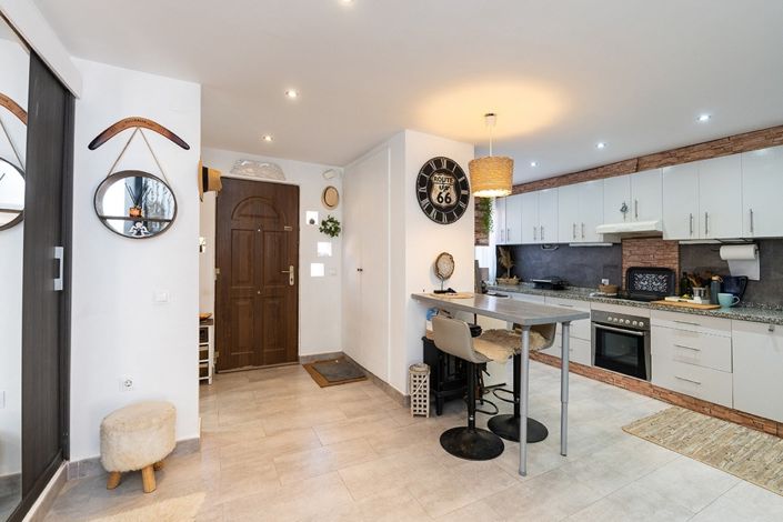 Image No.14-3 Bed Townhouse for sale