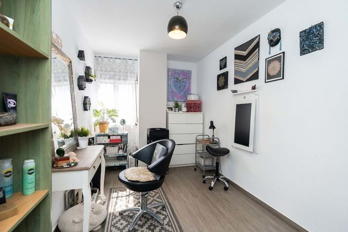 Image No.19-3 Bed Townhouse for sale