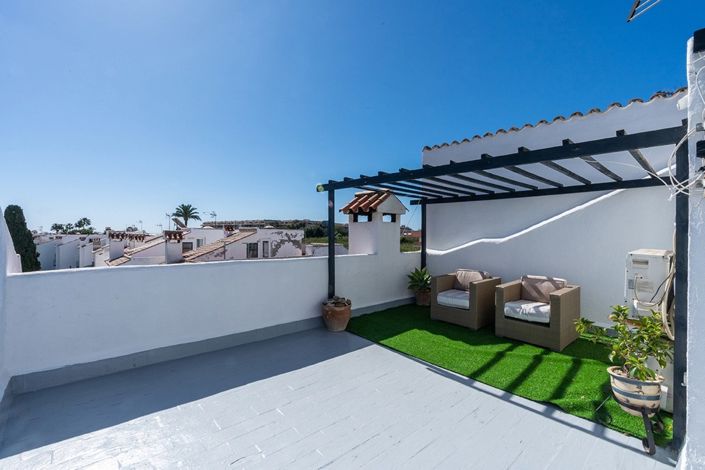 Image No.24-3 Bed Townhouse for sale