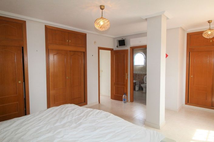 Image No.23-3 Bed Villa for sale