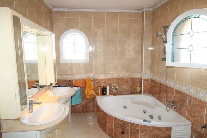 Image No.28-3 Bed Villa for sale