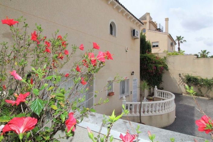 Image No.9-3 Bed Villa for sale