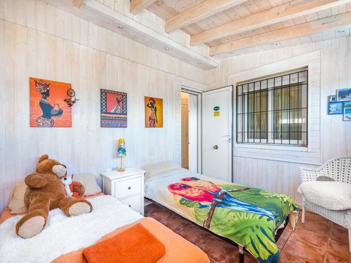 Image No.17-5 Bed Villa for sale