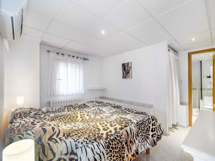 Image No.30-5 Bed Villa for sale