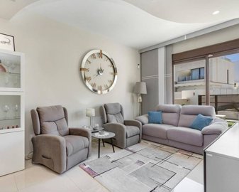 1447-496080-78d1f4f8b6655591b02d22fabb36a692d