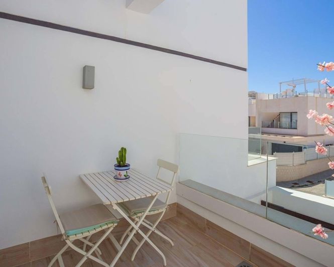 Image No.19-2 Bed Townhouse for sale