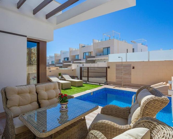 Image No.2-2 Bed Townhouse for sale