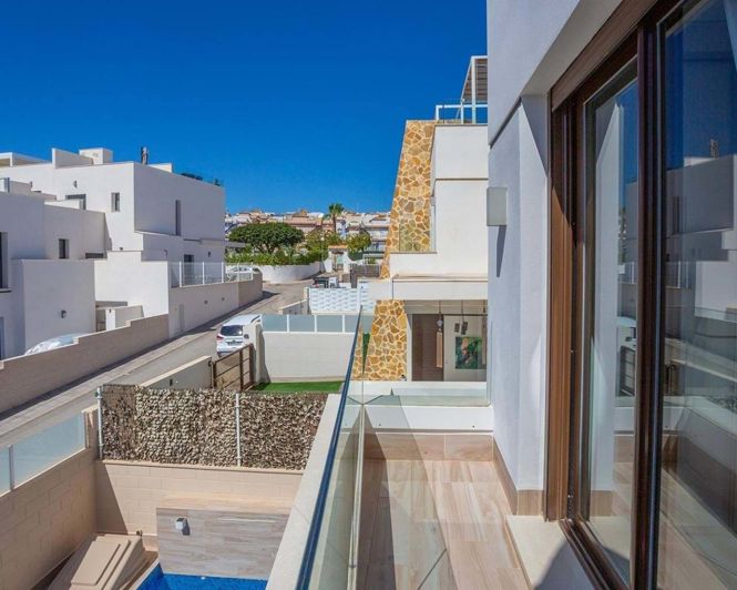 Image No.22-2 Bed Townhouse for sale