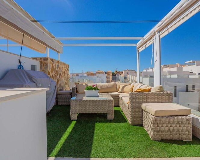 Image No.25-2 Bed Townhouse for sale