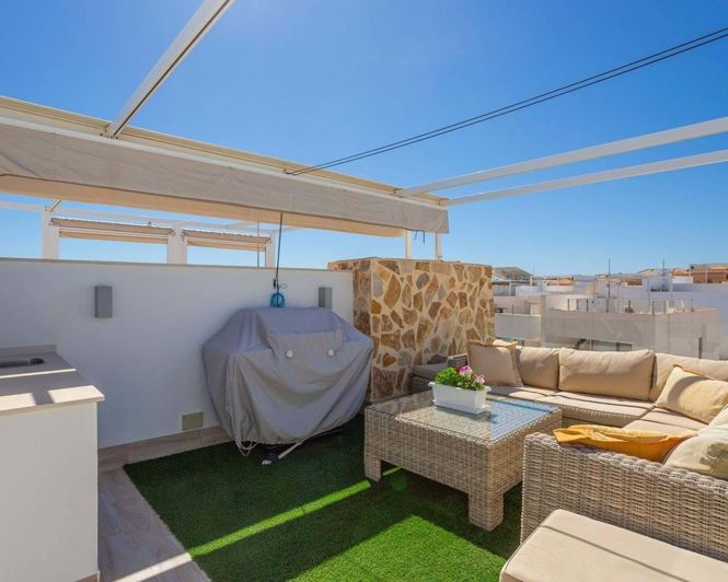 Image No.28-2 Bed Townhouse for sale