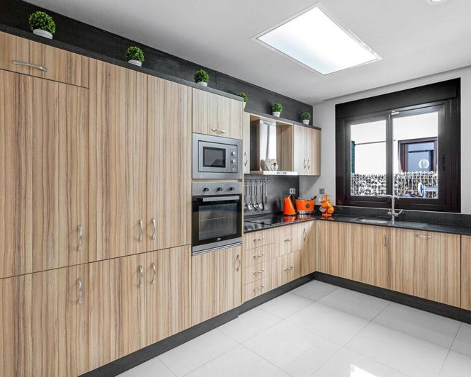 Image No.9-2 Bed Townhouse for sale