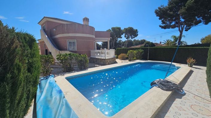 Image No.1-4 Bed Villa for sale