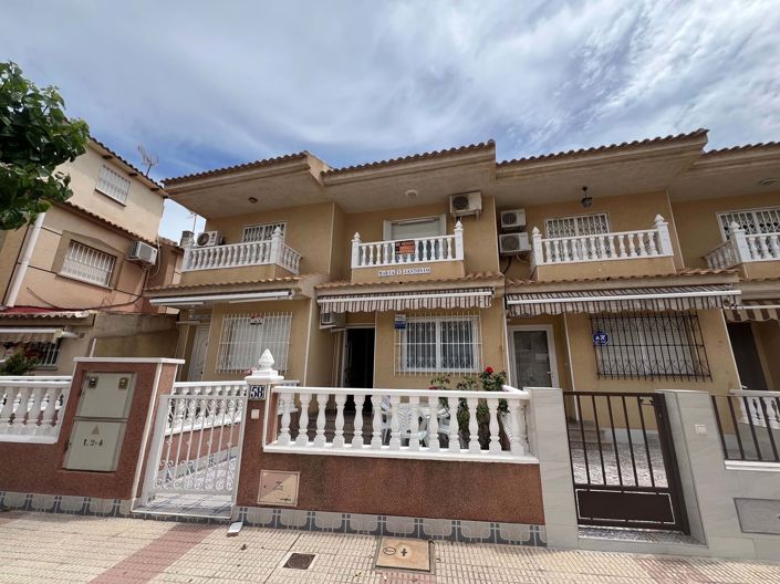 Image No.1-3 Bed Townhouse for sale