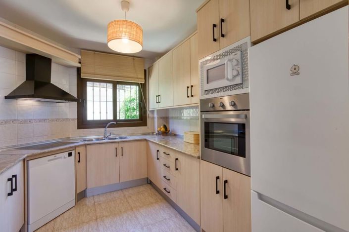 Image No.10-3 Bed Villa for sale