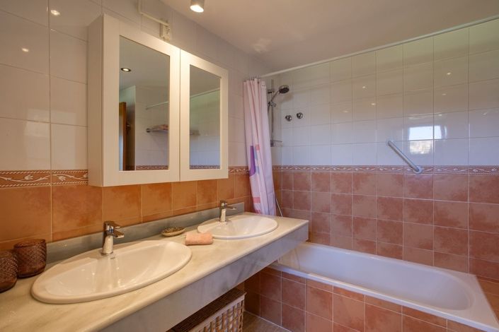 Image No.16-3 Bed Villa for sale