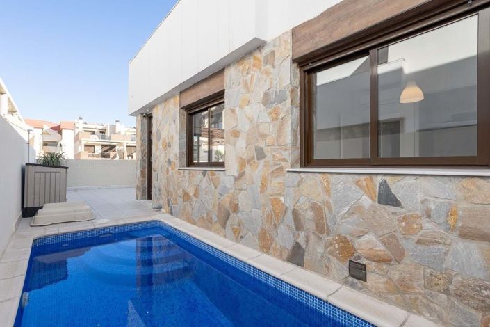 Image No.2-3 Bed Townhouse for sale