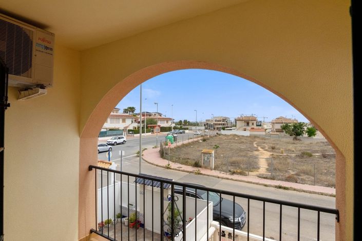 Image No.11-3 Bed Townhouse for sale