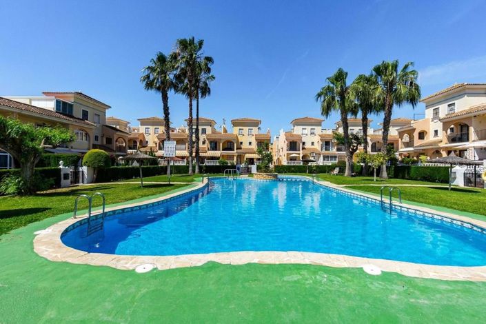 Image No.23-3 Bed Townhouse for sale