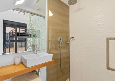 1447-511964-78d1f4f8b6655591b02d22fabb36a692d