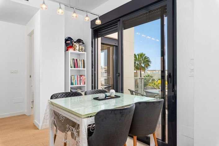 Image No.5-2 Bed Apartment for sale