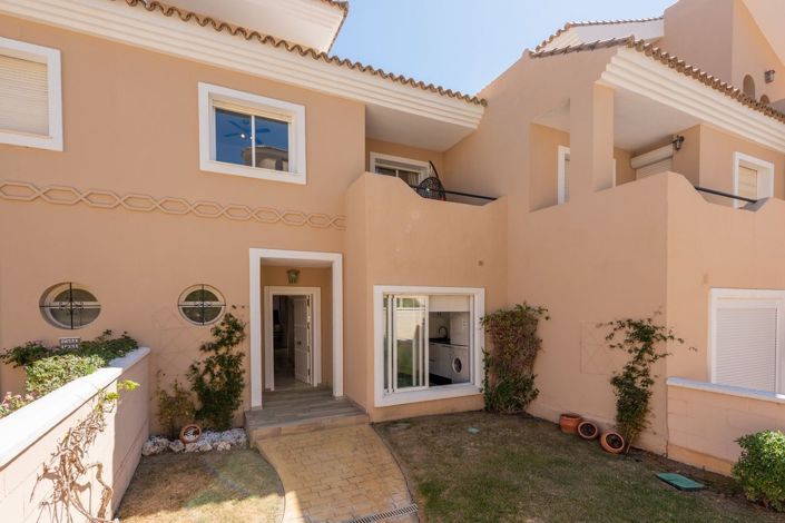 Image No.31-3 Bed Townhouse for sale