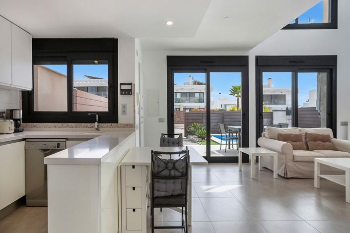 Image No.11-3 Bed Villa for sale