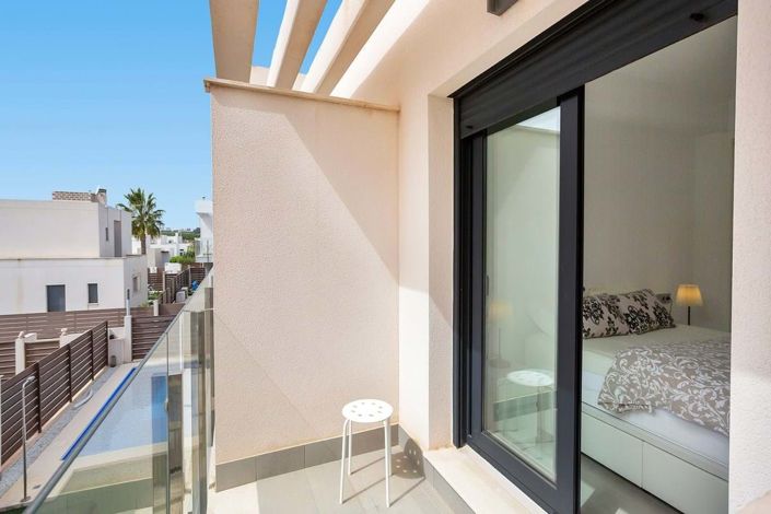 Image No.17-3 Bed Villa for sale