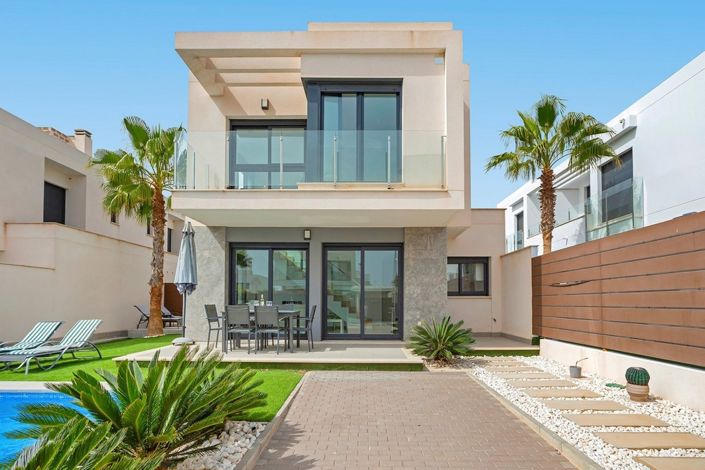 Image No.2-3 Bed Villa for sale