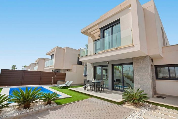 Image No.29-3 Bed Villa for sale