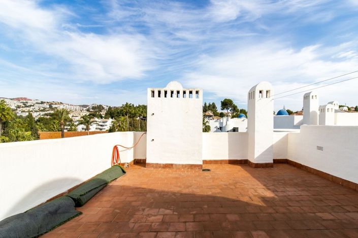 Image No.23-3 Bed Apartment for sale