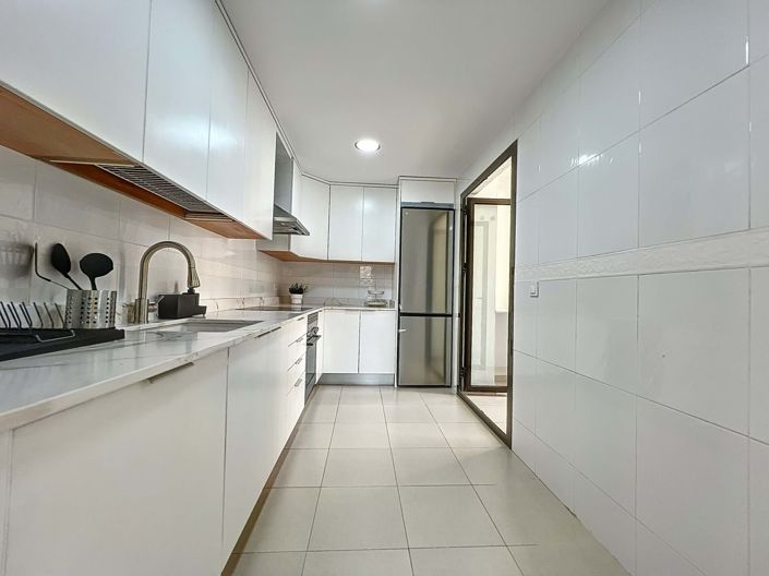 Image No.11-3 Bed Apartment for sale