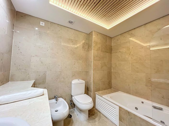 Image No.17-3 Bed Apartment for sale