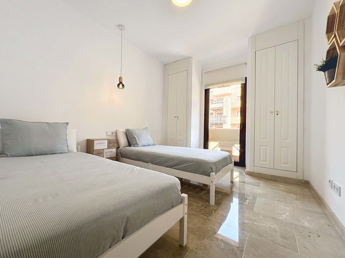 Image No.21-3 Bed Apartment for sale