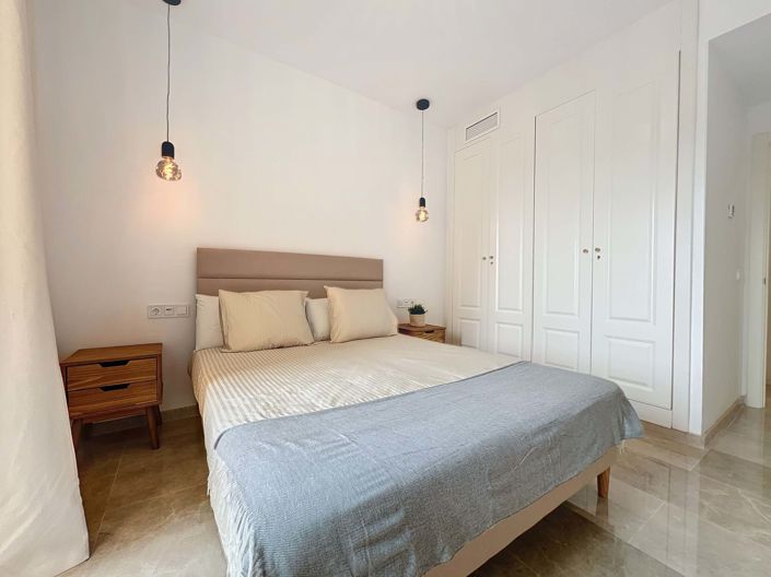 Image No.25-3 Bed Apartment for sale