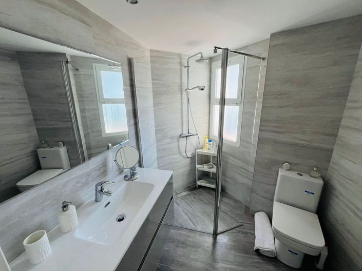 Image No.13-3 Bed Townhouse for sale