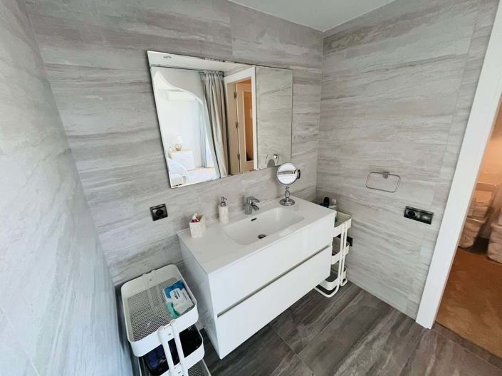 Image No.19-3 Bed Townhouse for sale