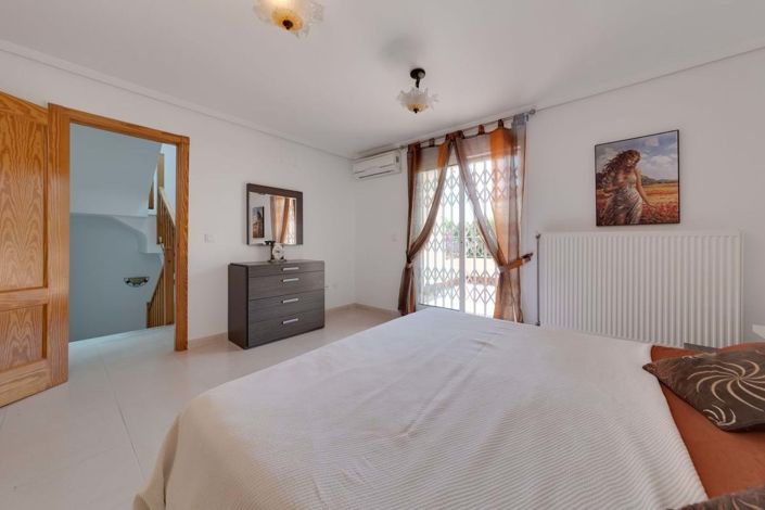 Image No.22-3 Bed Townhouse for sale