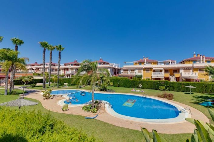 Image No.35-3 Bed Townhouse for sale