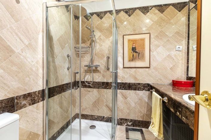 Image No.25-2 Bed Apartment for sale