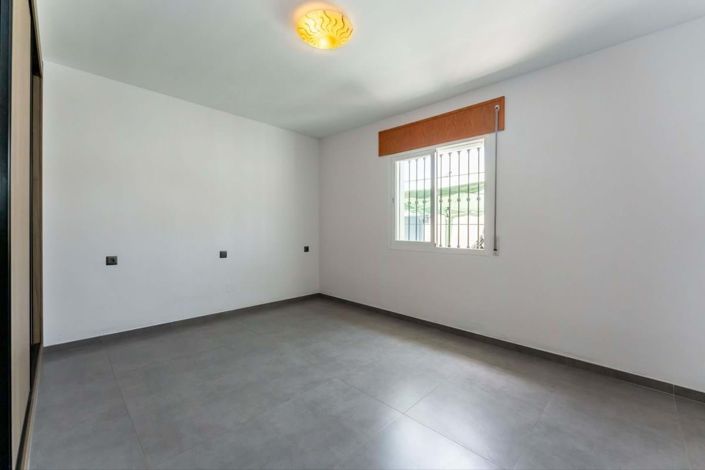 Image No.12-4 Bed Villa for sale