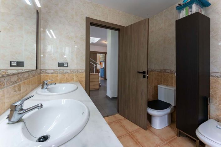 Image No.16-4 Bed Villa for sale